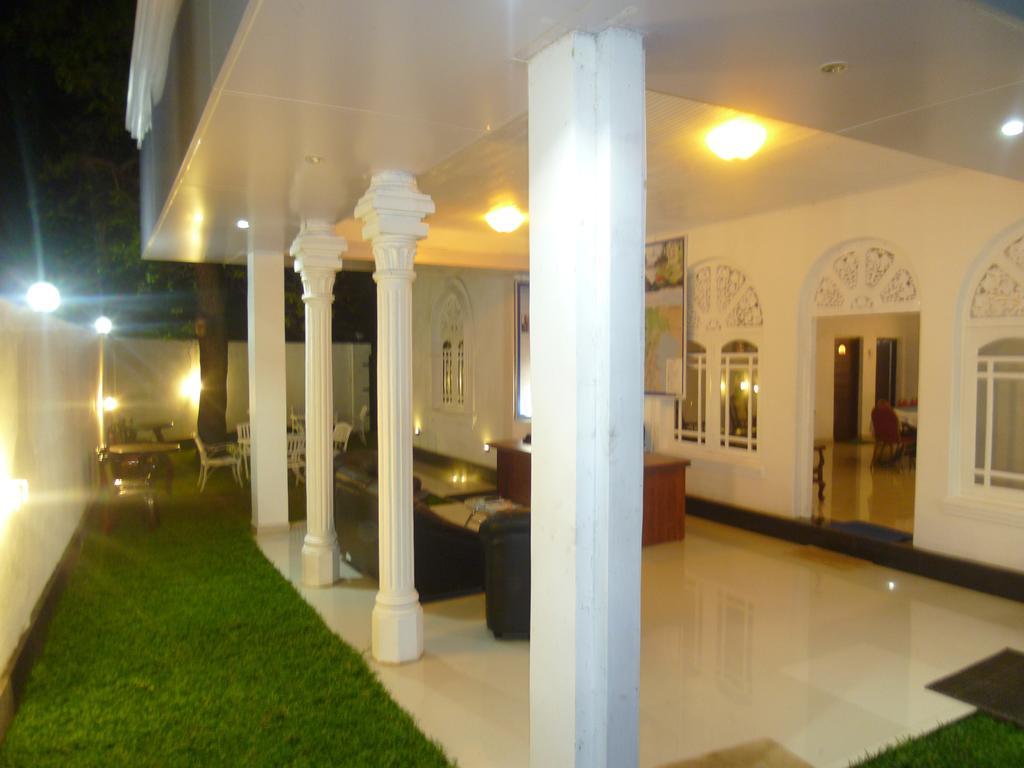Crystal V Tourist Resort Anuradhapura Exterior foto